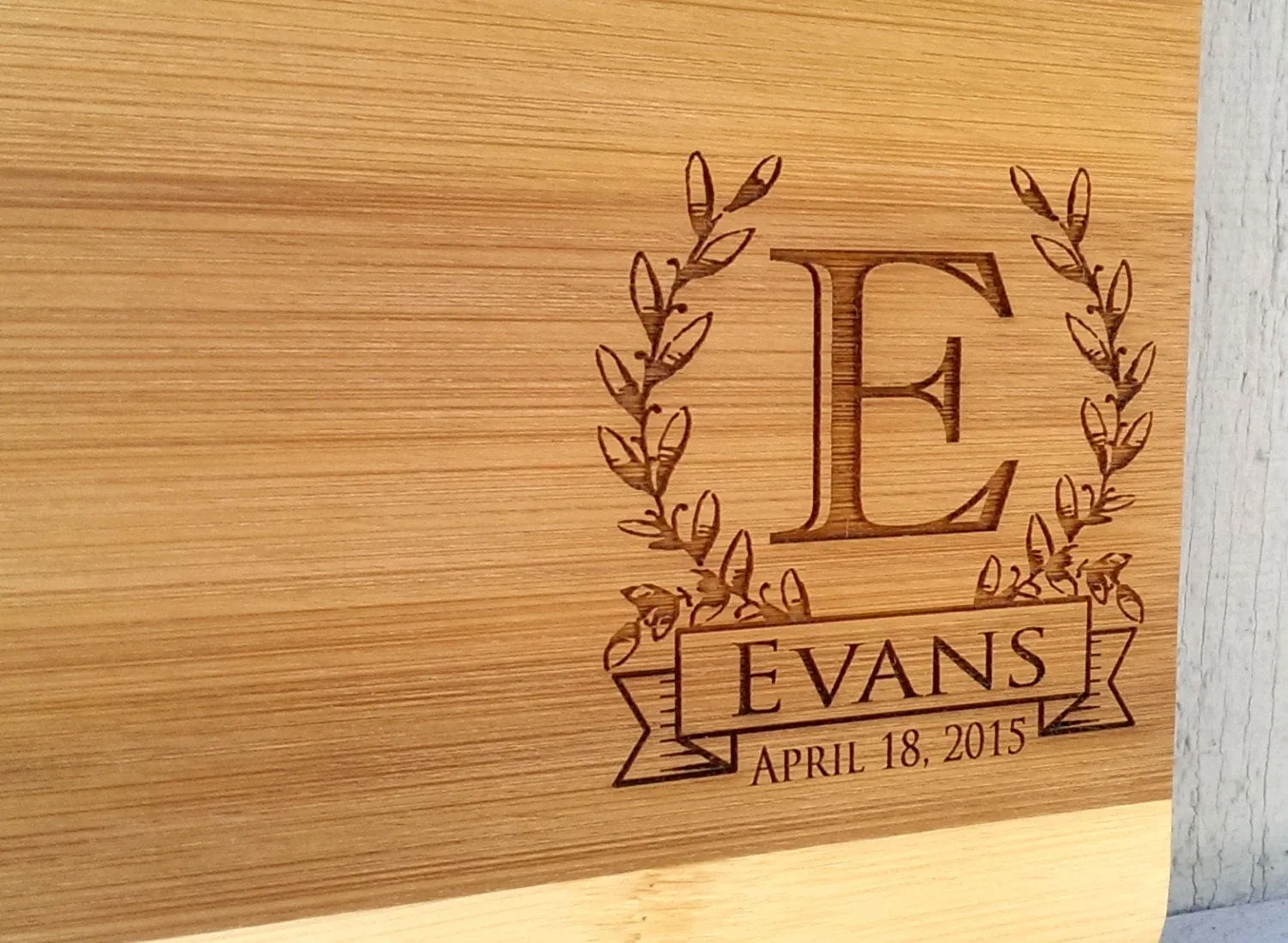 Personalized Retro Wreath Cutting Board Engraved Bamboo Personalized Custom Wood Cutting Board Christmas Gift Wedding Gift Housewarming Gift